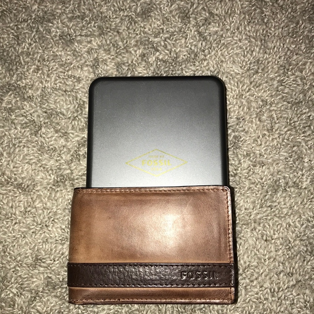 Fossil wallet